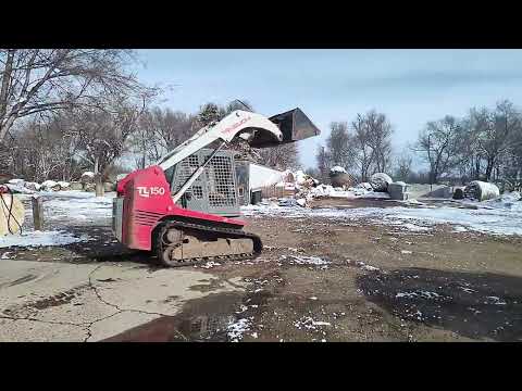 TL 150 TAKEUCHI SKID STEER W/TRACKS & BUCKET For Sale