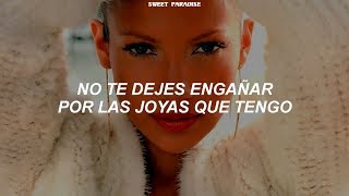 Jennifer Lopez - Jenny From The Block [Traducida al Español] Resimi