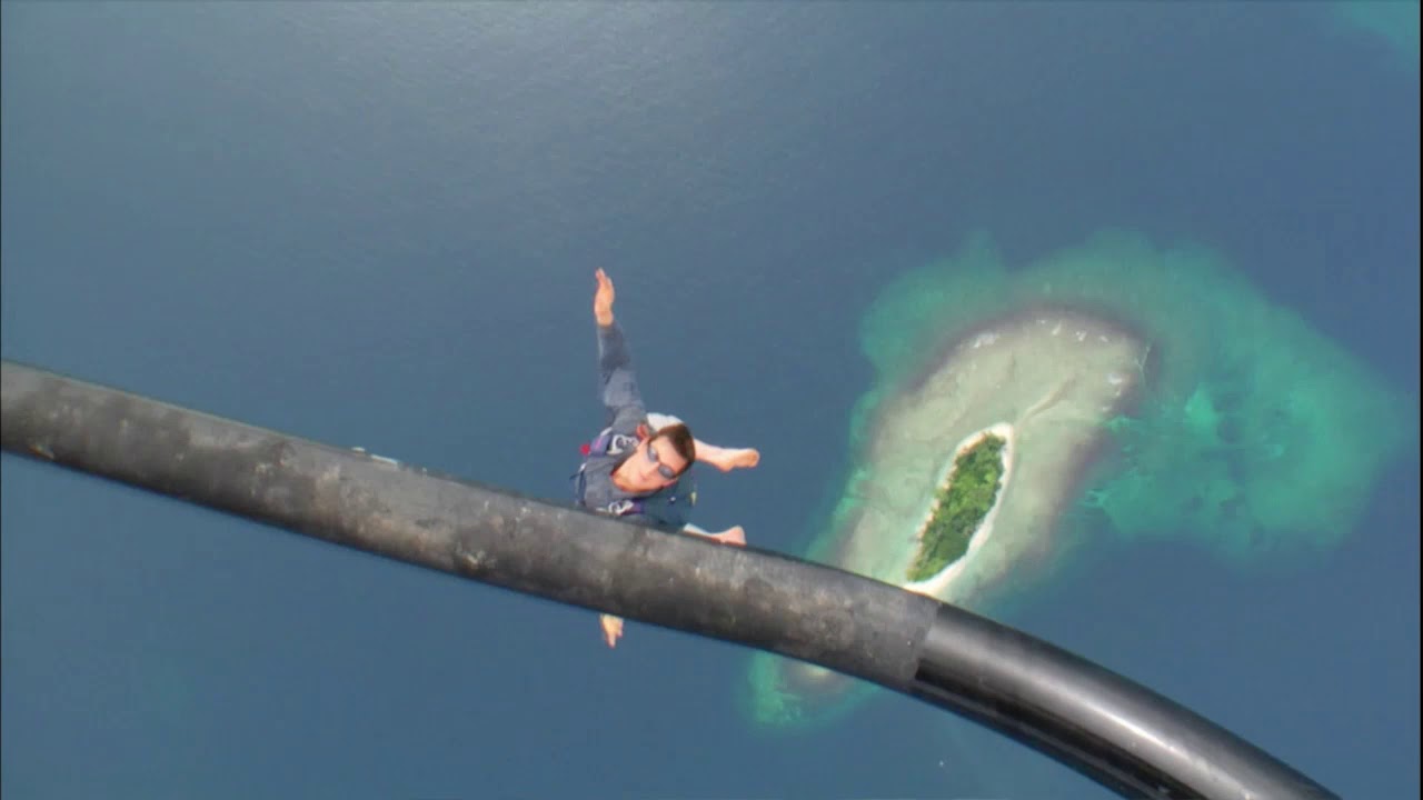 Bear Grylls Helicopter Jump 15sec Tamil