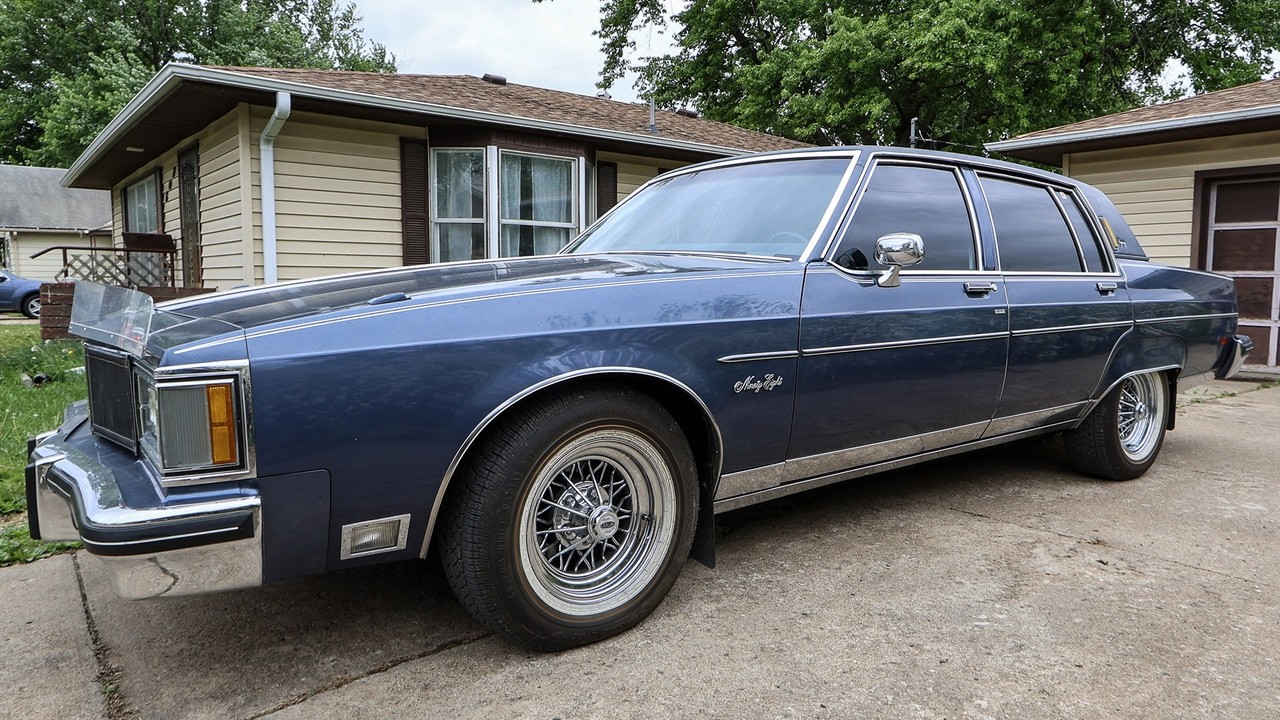 マーティン　トリプルオーワン「OOO-1 1998年」made in usa 1983 Oldsmobile 98 Regency Sedan for Sale | Exotic Car Trader (Lot