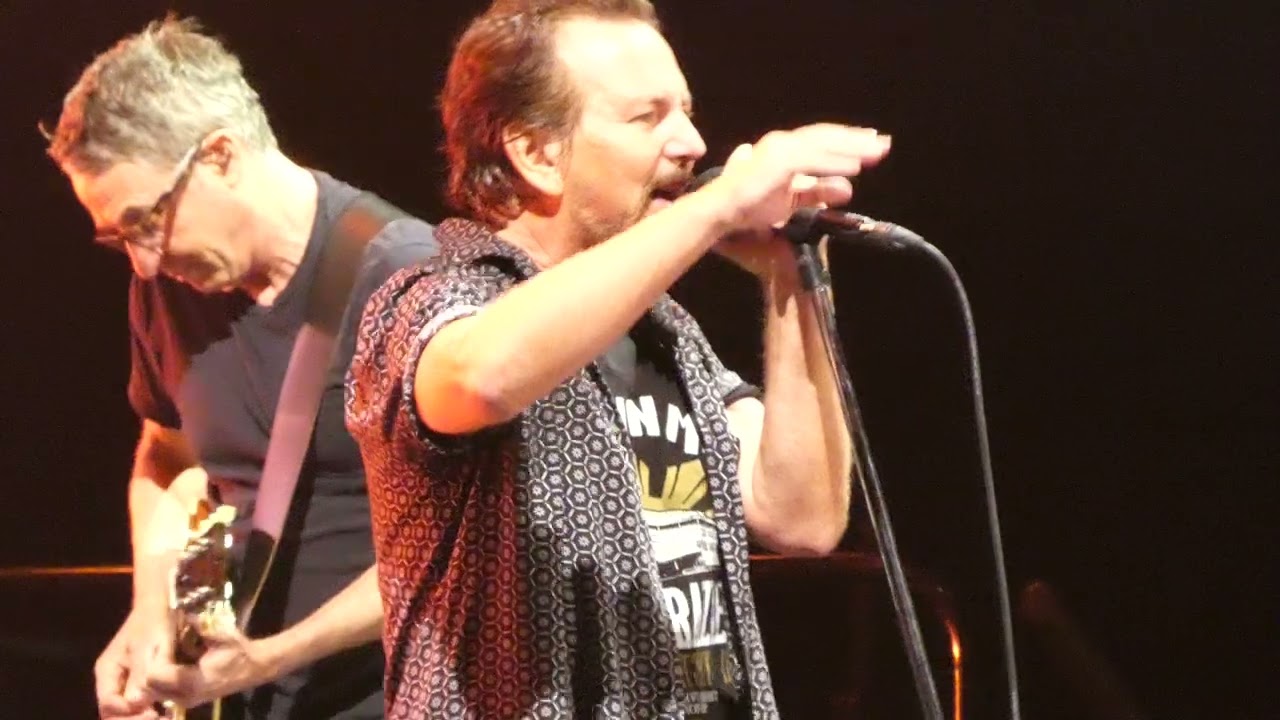 パール ジャム コロナ感染で欠席したマット キャメロンに代わりジョシュ クリングホッファーらがドラム演奏 News Music Life Club