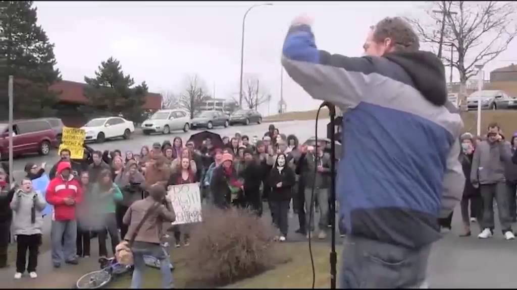 Protesters tell RCMP 'do your job' in Rehtaeh Parsons case