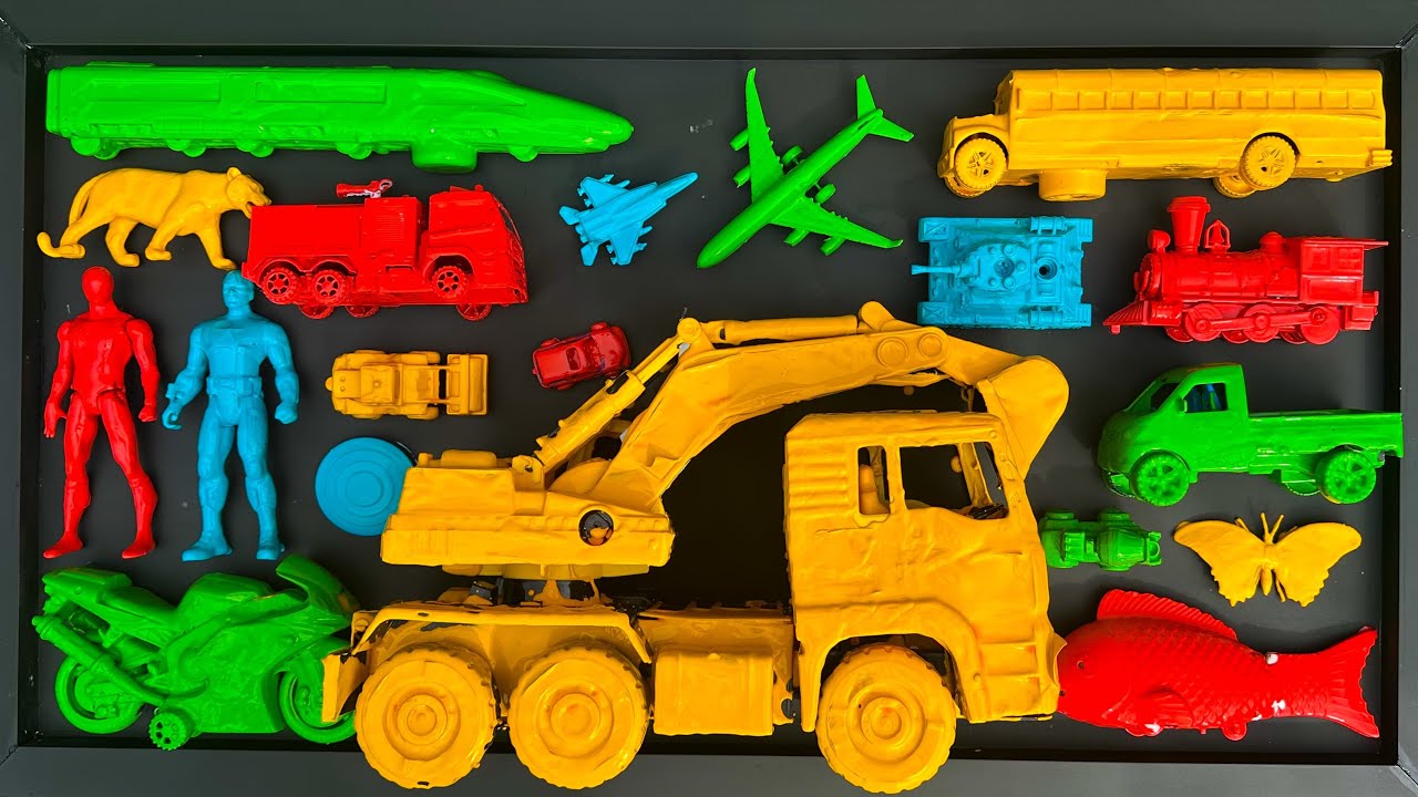 Membersihkan mobil mobilan, mobil pemadam, bus sekolah, motor balap & super hero 