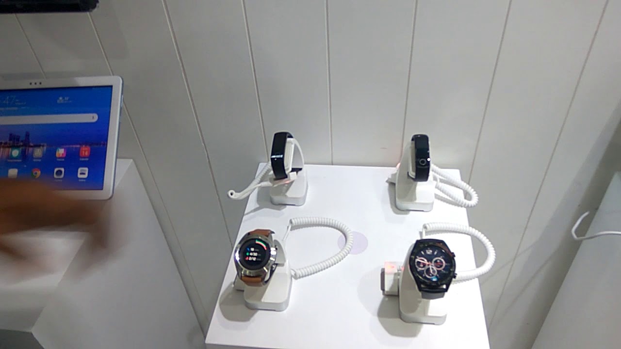 Huawei Watch versus Honor Watch