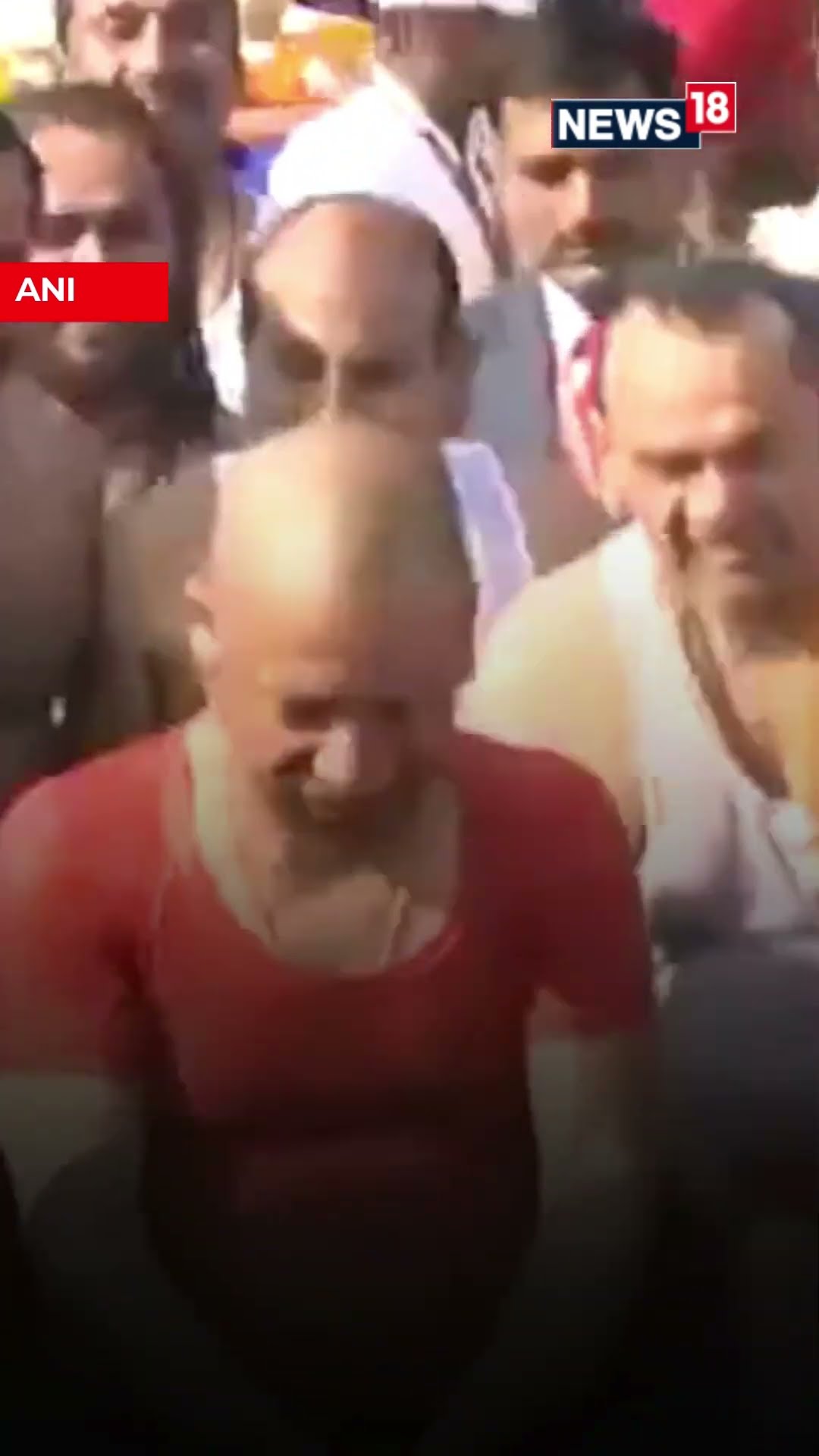 CM Yogi Adityanath's Holy Dip at Maha Kumbh with Deputy CMs | N18K | #trendingshorts