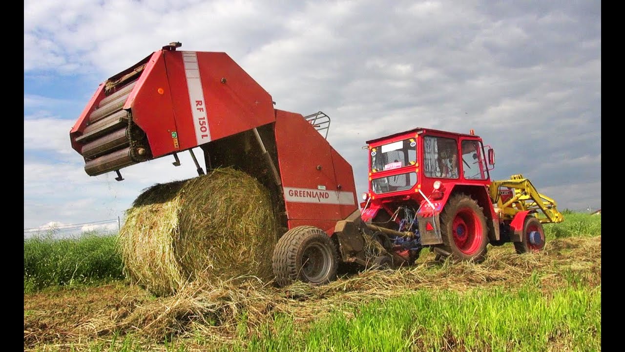 Farming Day in RomaniaMaking hay bales Tractor UTB 643 DTC & Presa RF