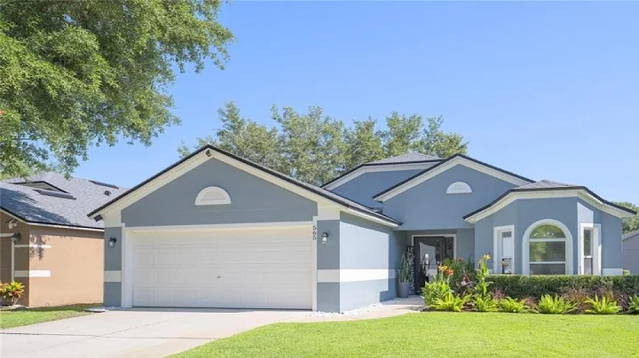 565 MAIDENHAIR COURT, ORANGE CITY, FL Presented by...