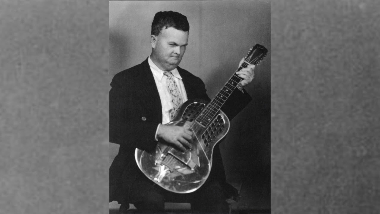 Riley Puckett - Waiting For A Train (1929)