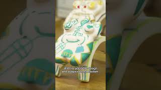 Traditional Cat-shaped Roof Figurines Turn into Everyday Ornaments