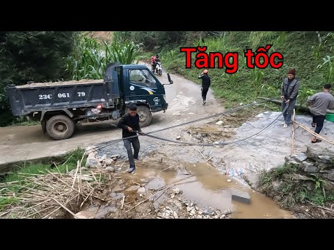 Video Nhà Tủa Điếc vật liệu cập bến. Đội thợ Tam Giác mạch... - youtube