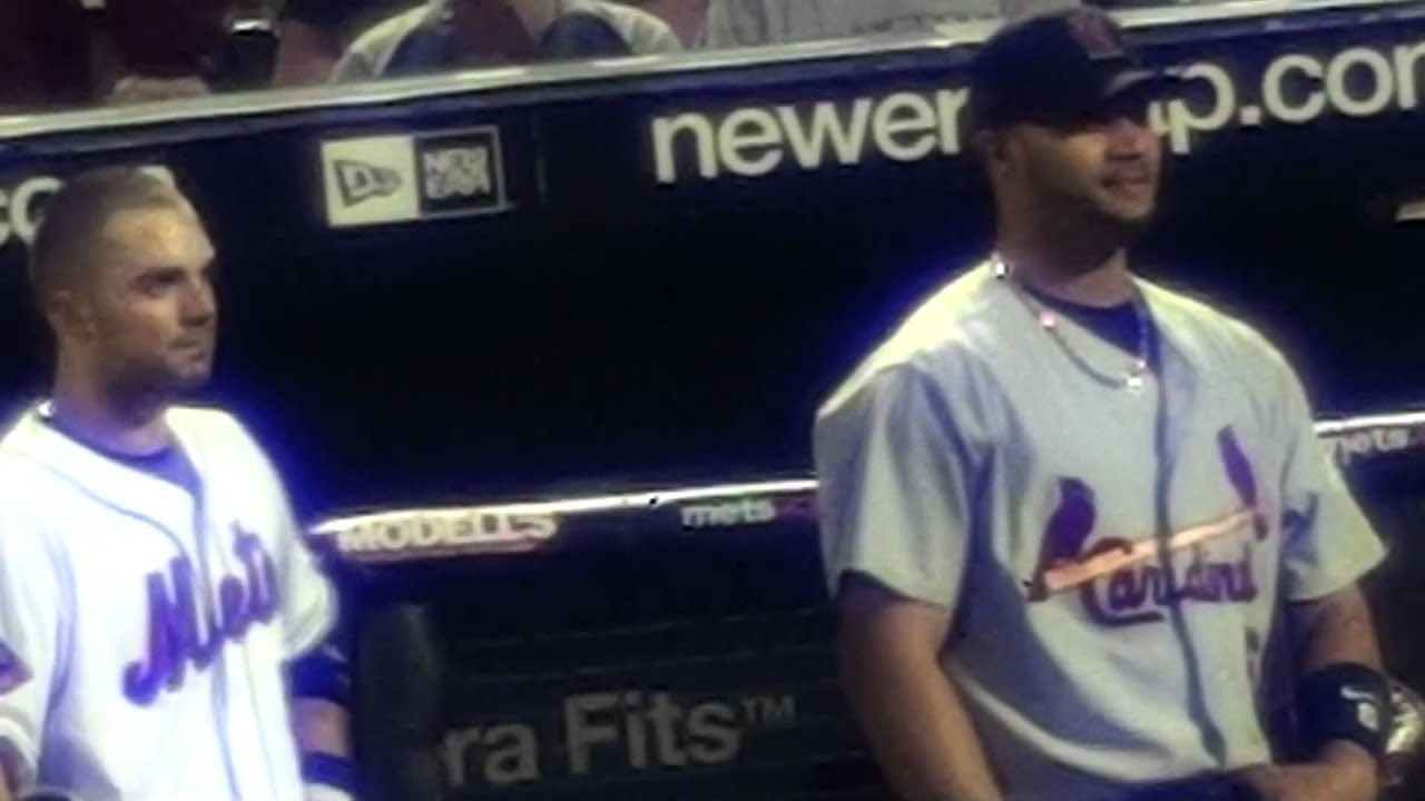 David Wright Leaves Albert Pujols Hangin - Citifield auf YouTube ansehen David Wright Leaves Albert Pujols Hangin - Citifield auf YouTube ansehen