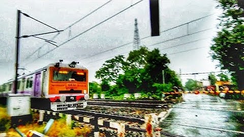 EMU Local Train Dangerous & Furious Skipped At Railgate