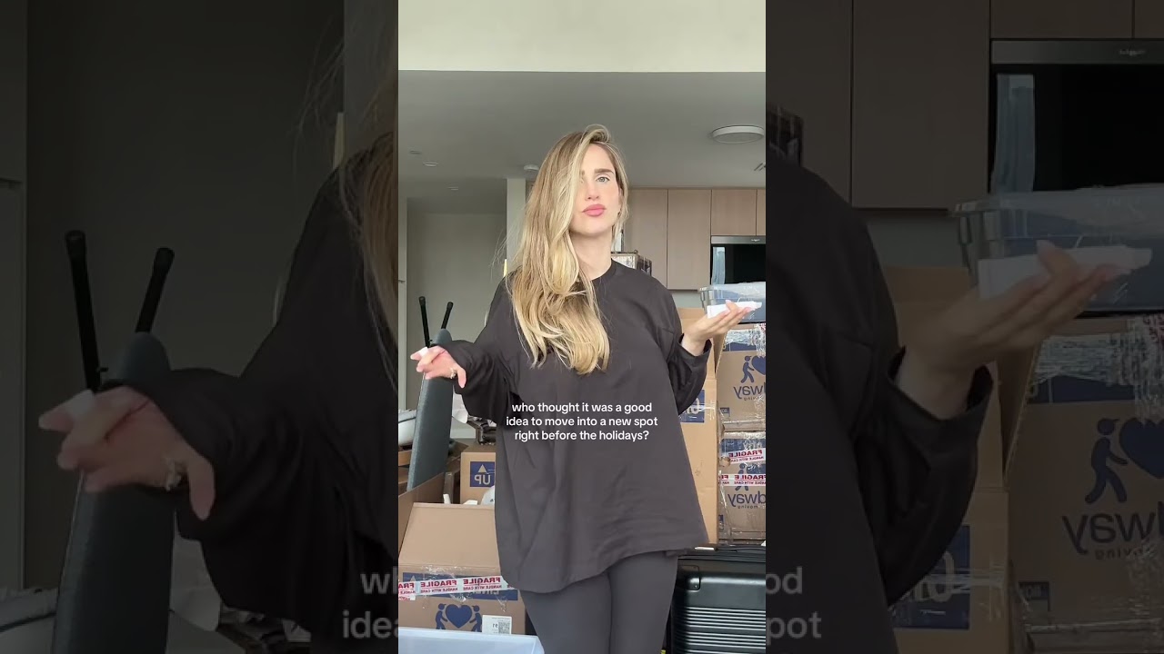 at least the Christmas tree is up 🎄