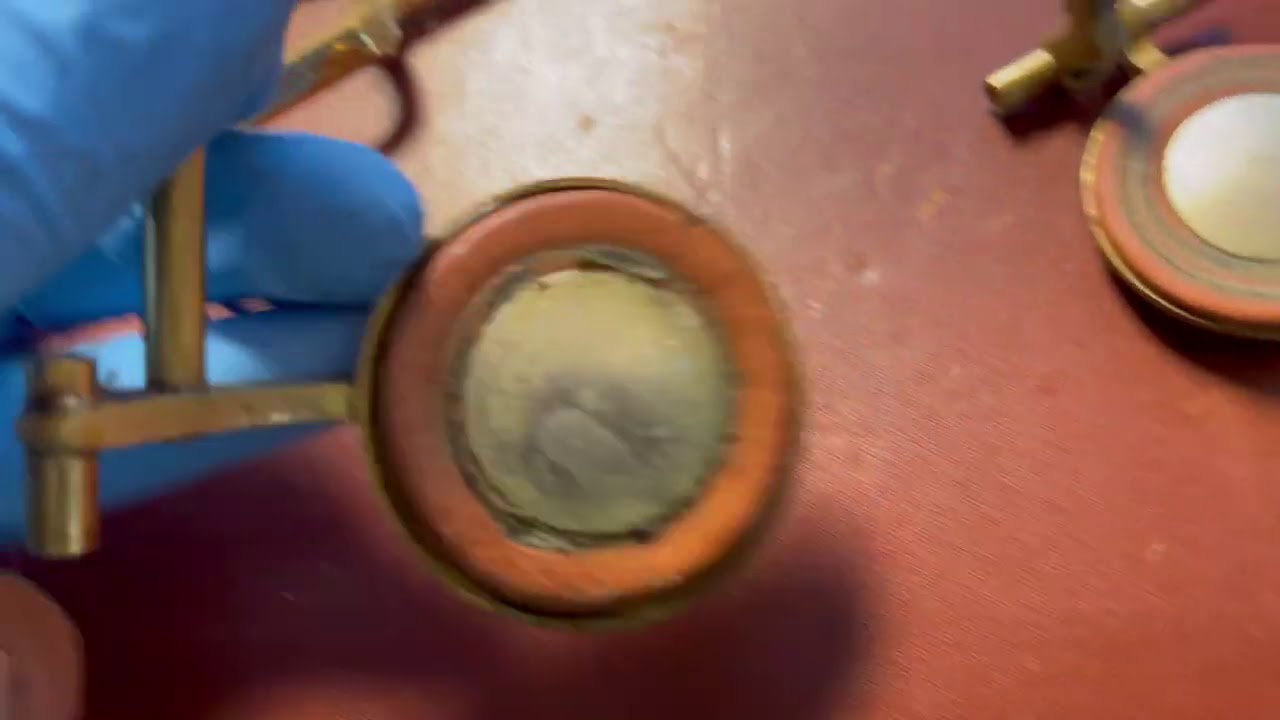 Тема ремонта саксофона: Чистка-Масло-Регулировка (COA)