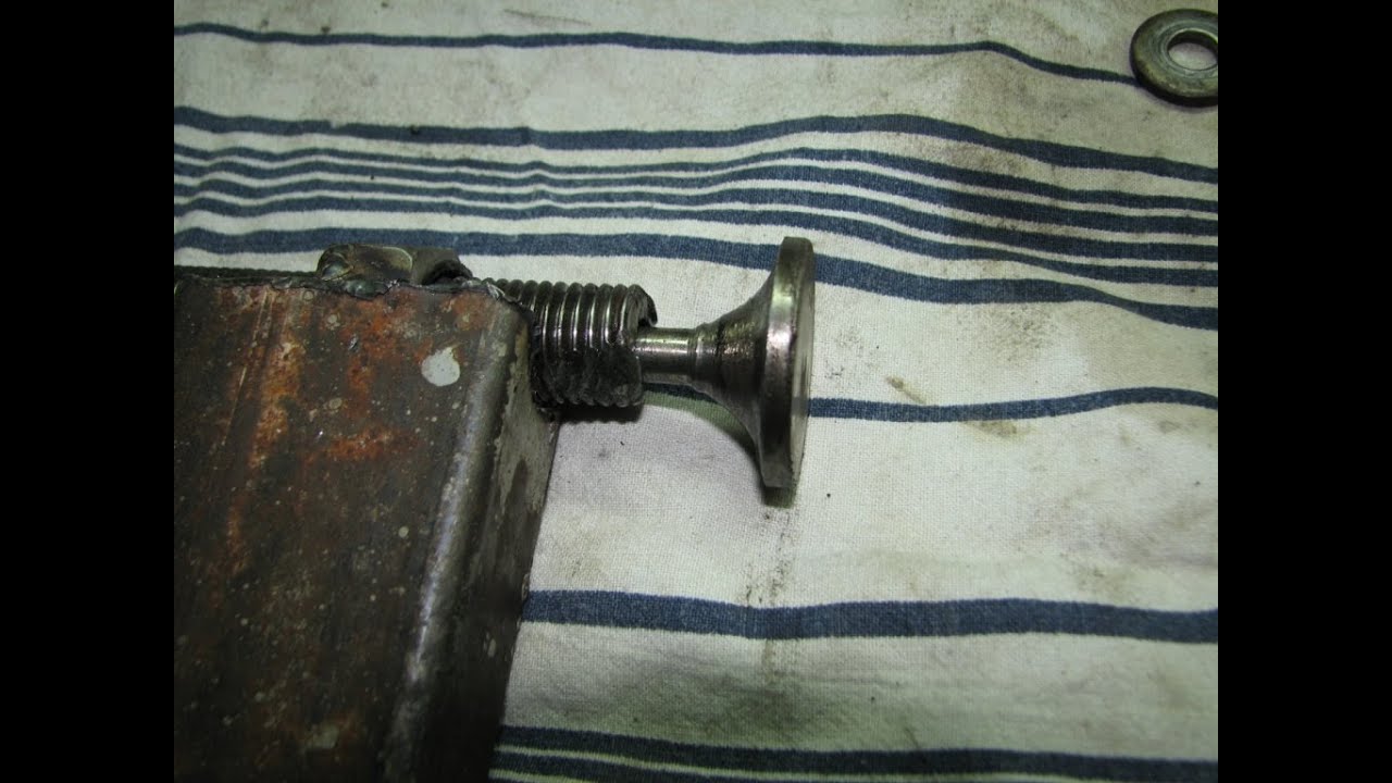 Как заменить сальники клапанов, используя рассухариватель клапанов ...