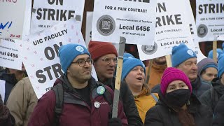 Hundreds of University of Illinois at Chicago faculty members go on strike
