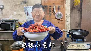20元一斤的龍蝦，老男孩做了一大盆，看著挺誘人的