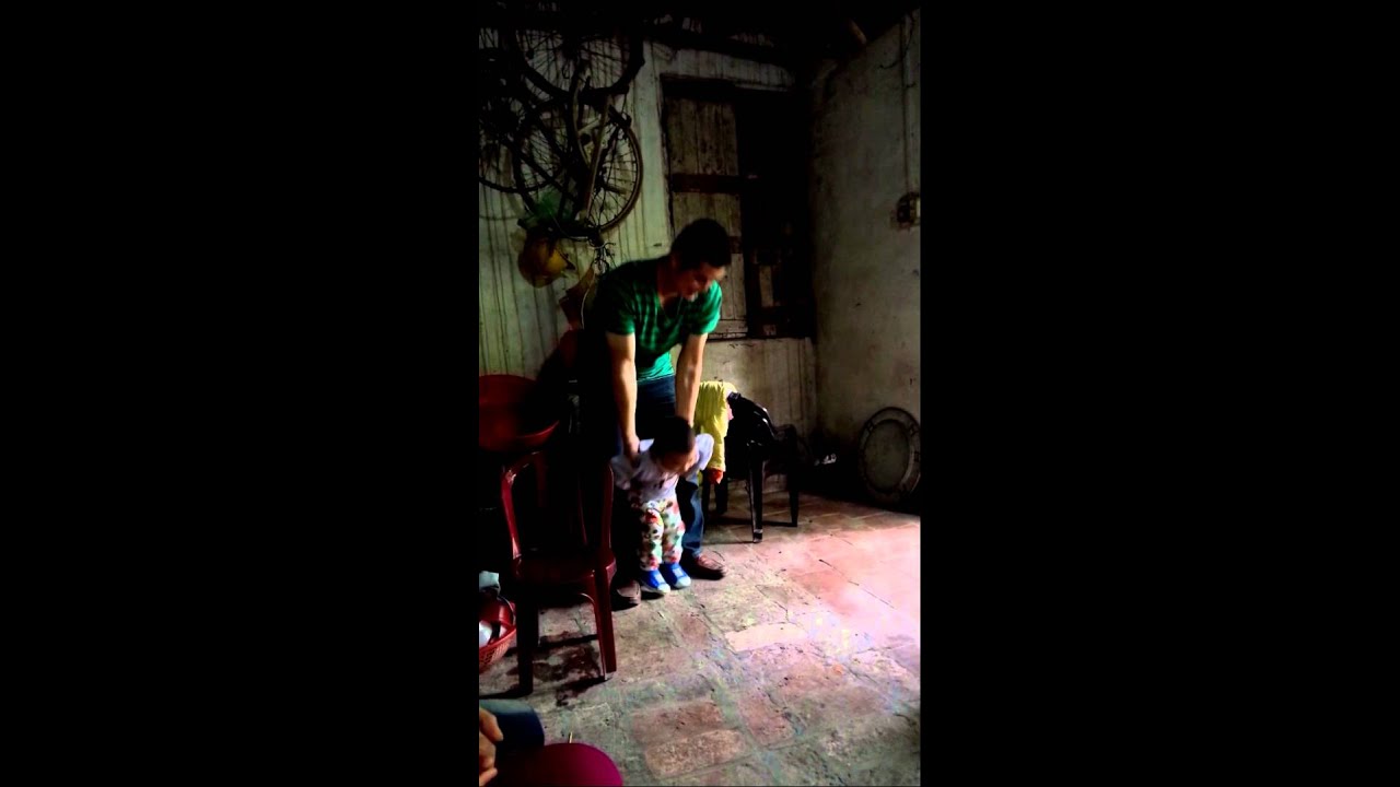 Ngộ nghĩnh trẻ thơ... - YouTube