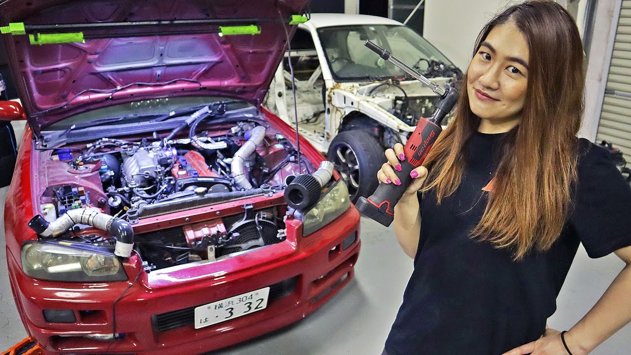 JAPANESE CAR GIRL SHOWS ME WHATS WRONG WITH MY SKYLINE