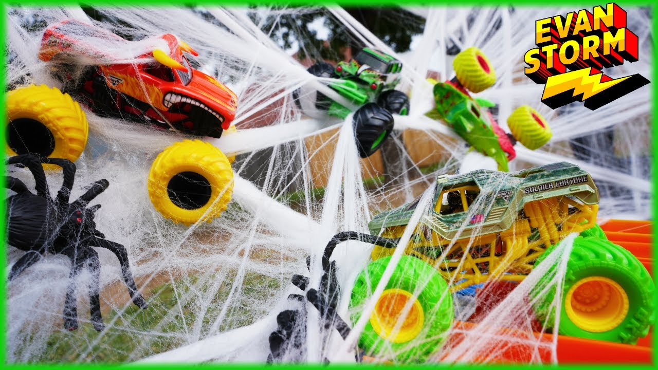 Halloween Monster Truck TEAM Challenge Grave Digger VS El Toro Loco VS Zombie VS Megalodon