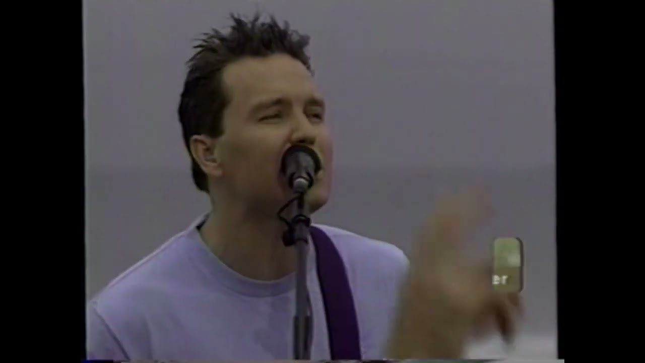 blink-182 Adam's Song (TRL 2000)