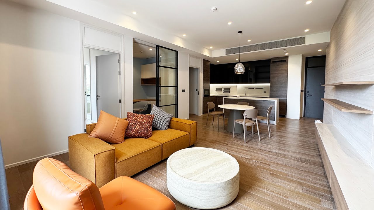 2 Beds MUNIQ Langsuan, Bangkok Thailand