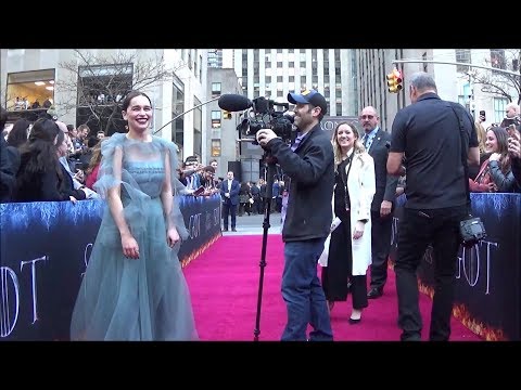 game-of-thrones-cast-visits-the-fan-zone-at-the-nyc-final-season-premiere
