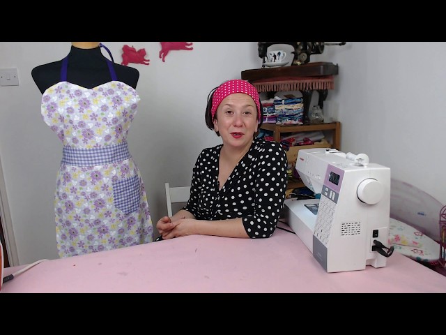 Adult Christmas Apron – Sewing From The Hart