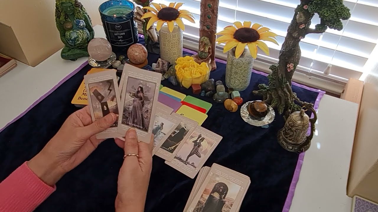 Who is giving you the evil eye? 👁👀 tarot, timeless ✨️
