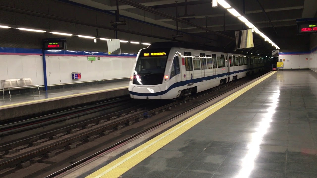 Metro de Madrid línea 8 Barajas serie 8000