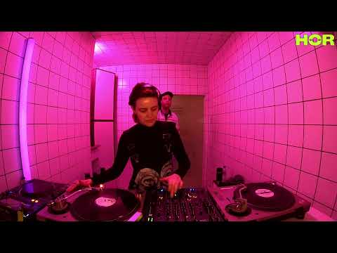 Video: Kuinka B2b Eroaa B2c: Stä