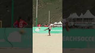 Keeper assist… ZAMBOMBAZO! 💥🧤⚽ #EWC25 #BeachSoccer