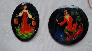 видео: Финифть, Михаэла Фрэй, ЛЮ2 брошь СССР лаковая миниатюра, горячая эмаль, ручная роспись на металле 22 картинка: Финифть, Михаэла Фрэй, ЛЮ2 брошь СССР лаковая миниатюра, горячая эмаль, ручная роспись на металле 22