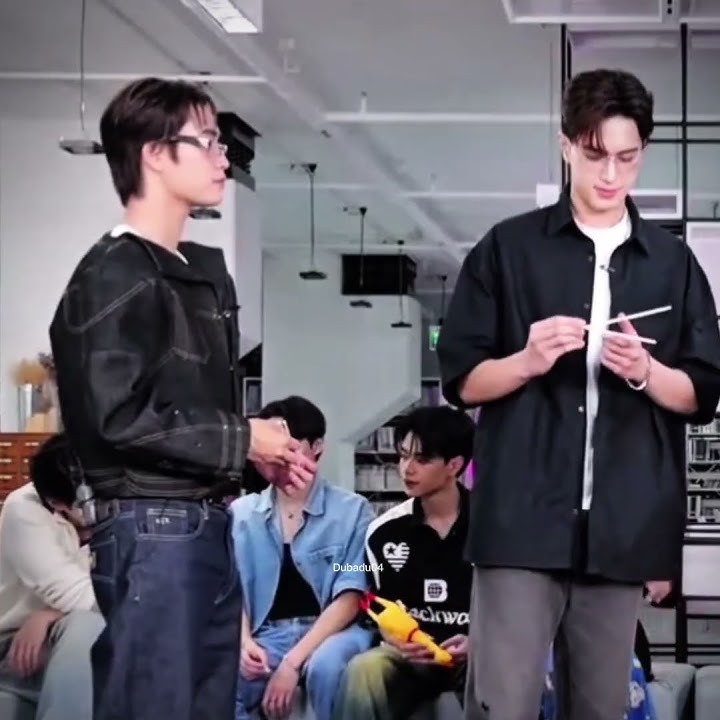 Gemini is tall but seeing him beside Teshow he looks tiny 🤌🏻🤭 #gemini_nt #teshow