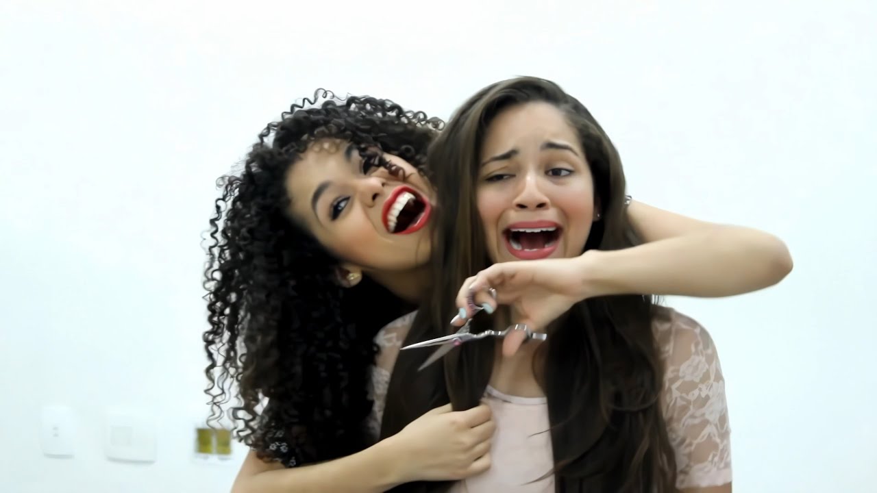 Girl with thick long hair gets a short curly bob haircut (4K remaster and edit)