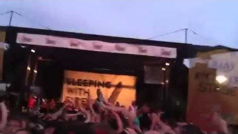 Warped: Sleeping With Sirens- Congratulations (ft Matty Mullins)