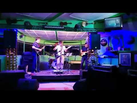 (cover by The Cavern) Chamber of hellos - Wire Train