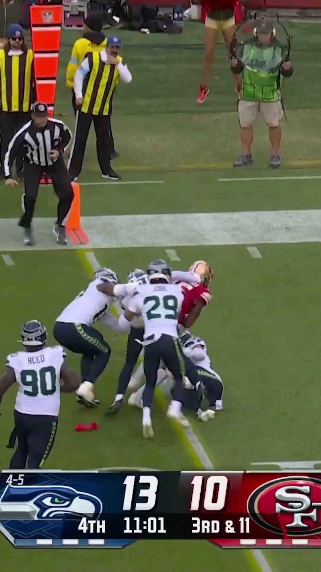 Jennings pushes for the 1st down ? #Shorts