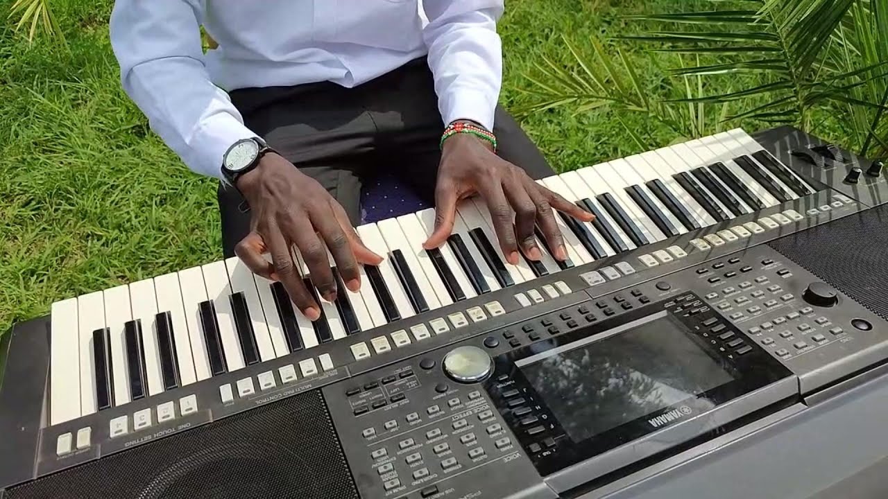 Utukufu (Our Lady of Mercy) by Victor Mwadime Played on Key B flat