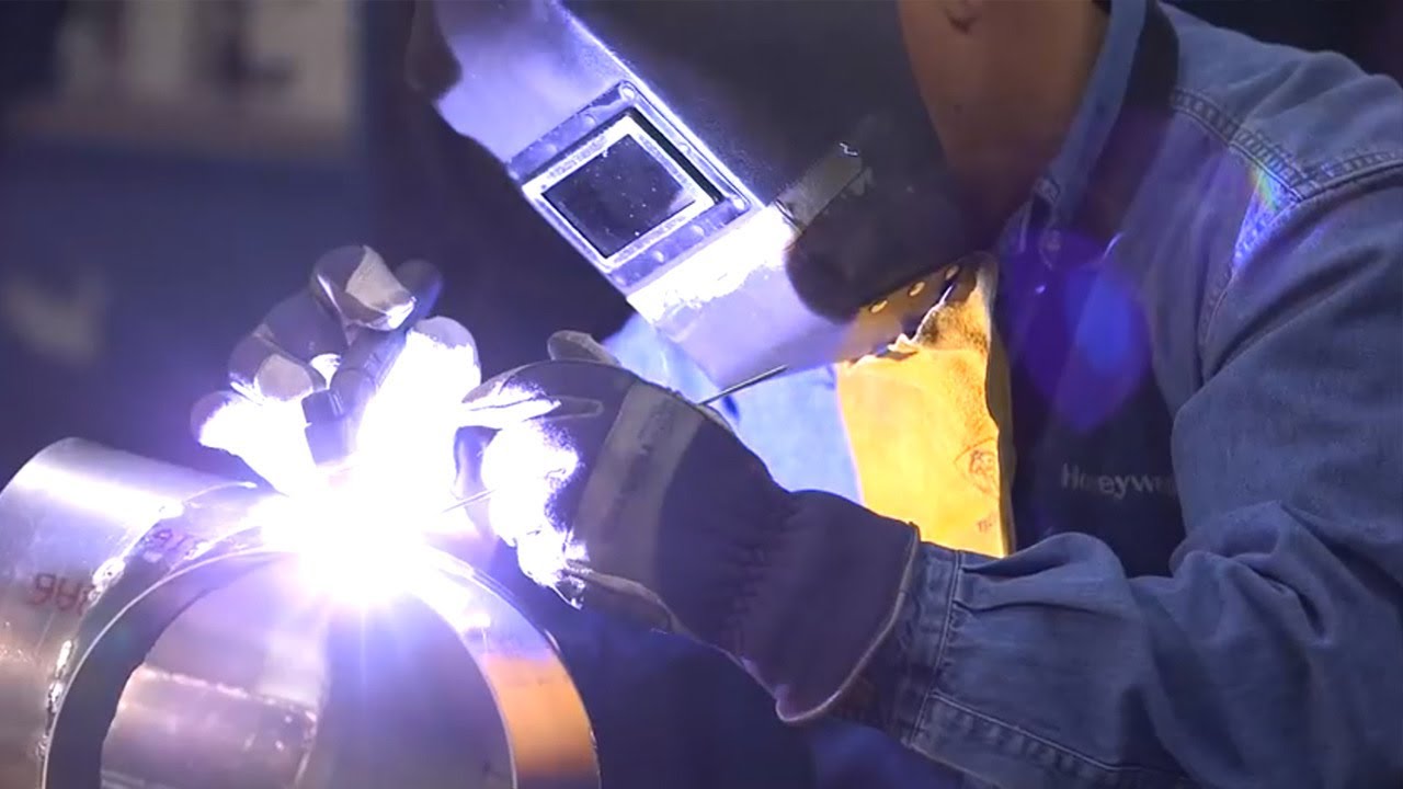Jim Cramer and Stephanie Link on Owning Industrial Stocks
