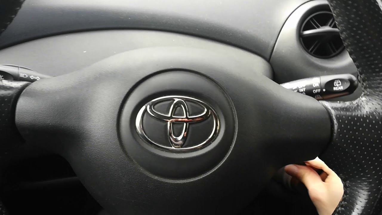 2004 Toyota Echo RS engine sound and horn