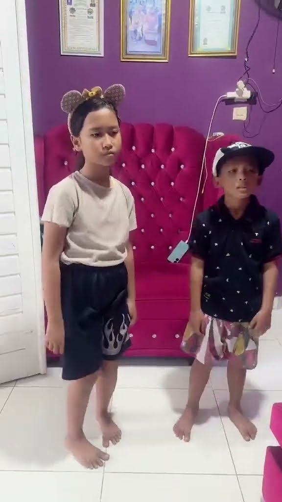 Vidio kocak dan gokil @nyaikembang1nyaikembang1 /terus yg manggil emak tadi siapa??