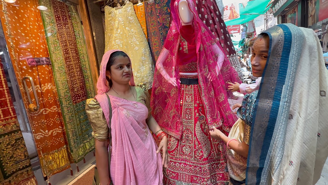 Aaj gaye Ahmedabad puri family ke sath shaadi 🛍️ ki kharidi karne | ￼Thakor’s family vlog