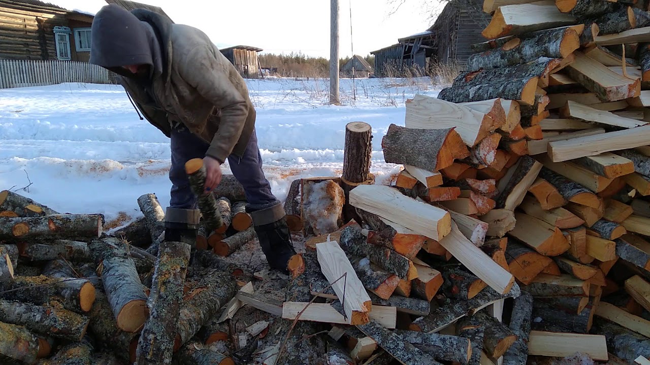 Просто колю дрова!Как нельзя колоть дрова. - YouTube