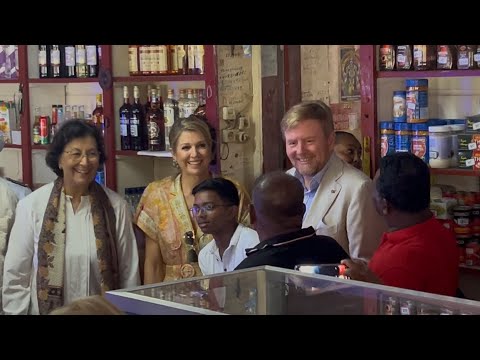 Koning Willem-Alexander bezoekt dorp Johann en Margaretha (staatsbezoek Suriname)