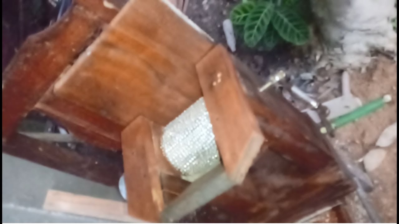 COMO FAZER UM RALADOR PARA RALAR SABÃO OU MANDIOCA