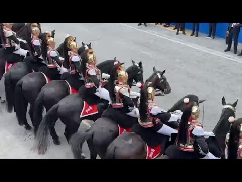 Video Gli onori al Presidente della Repubblica al termine della Parata del 2 giugno ai Fori Imperiali