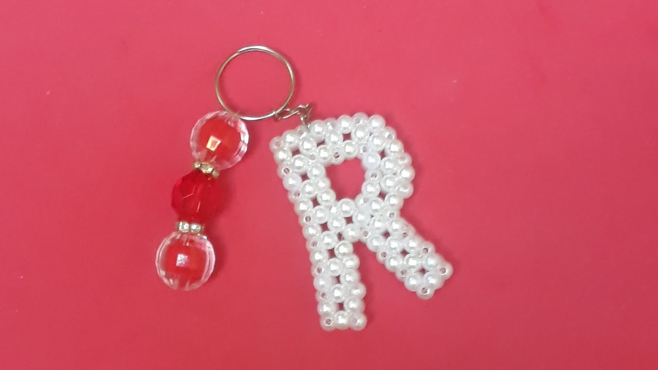 letra R de pérolas  #chaveirosDePerola #chaveiros #facaeVenda