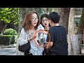 Changing a Bunch of Coins for Cash with Strangers | Prank 当路人看到自己的一百元钱被换成了硬币，震惊到石化 Download Mp4