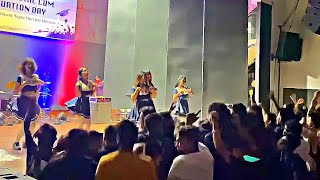 T Romana College Cheerleaders Dance | 2 Phut Hon | Freshers Social Cum Graduation Day Resimi